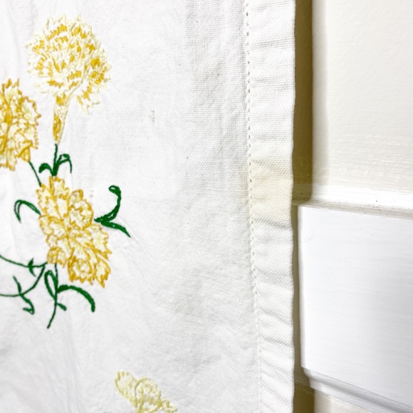 VTG Embroidered Table Runners Floral Butterflies - Picture 5 of 13